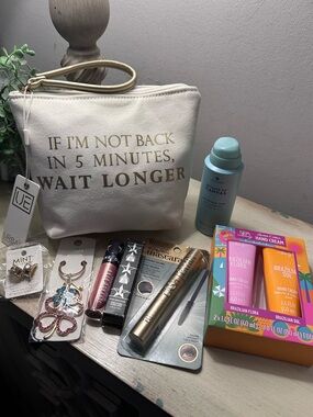 Urban Expressions Makeup Bag with 6 Assorted Beauty Items and Accessories